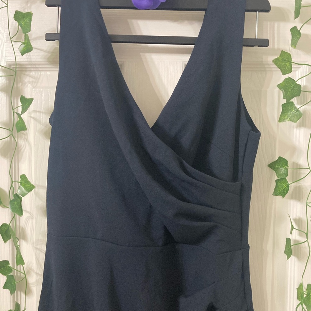 🔥NWOT Navy Blue Women’s Formal Long gown with slit size Medium🔥 - Picture 3 of 6